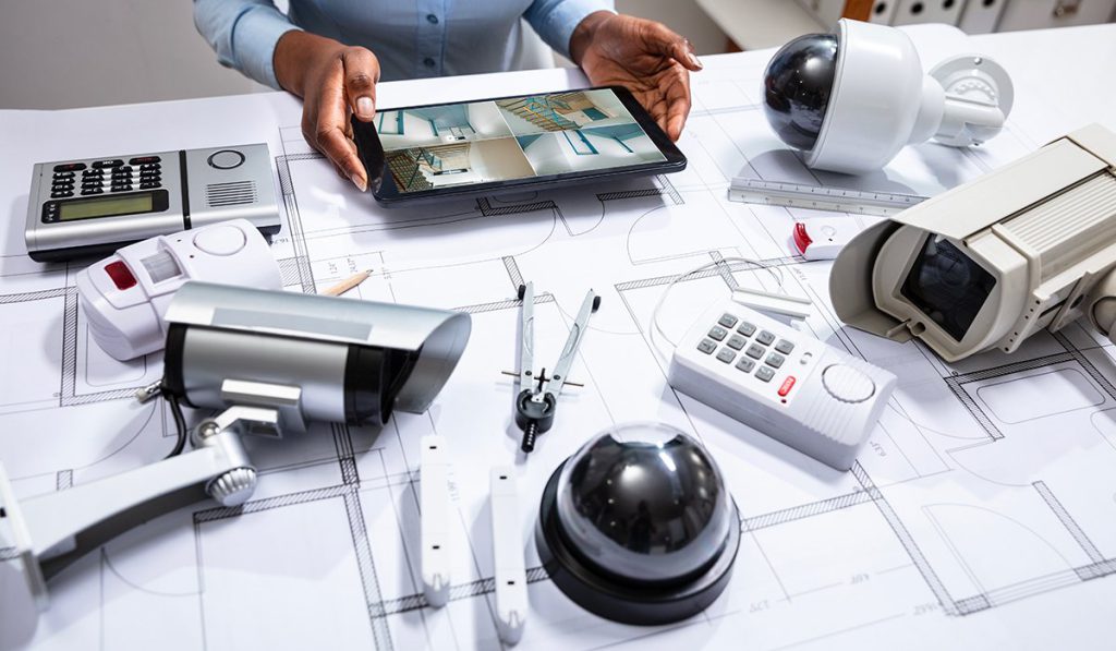 نصب سیستم‌های امنیتی و شبکه